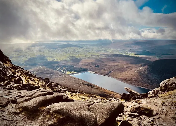 Binnian Gateway